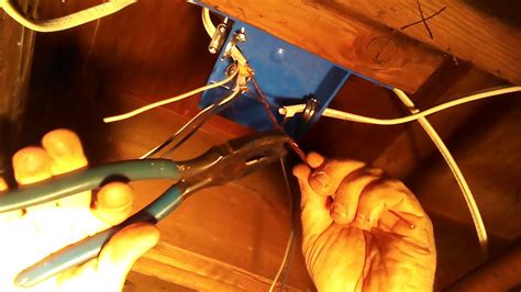 14 gauge wire tied to 12 in junction box|mixing 14 gauge wire in junction.